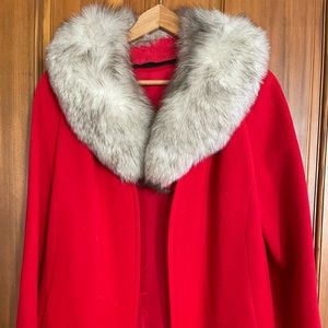 Ladies vintage wool jacket with silver fox removable collar.